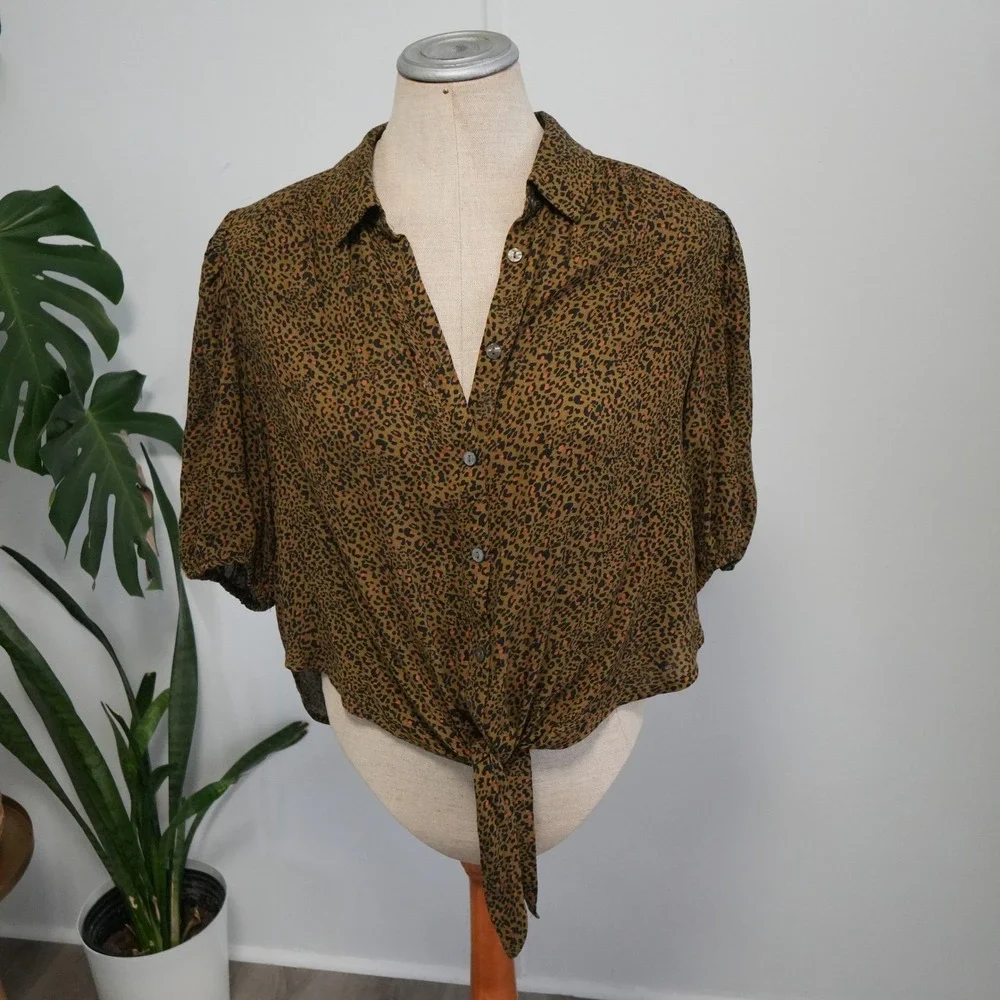Free People Blouse Women Small Olive Green Leopard Print Tie Front Puff‎ Sleeve